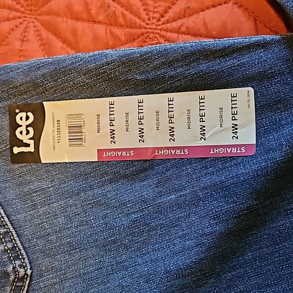 Lee womans midrise regular fit straight jeans Sz. 24 petite NWT - Picture 3 of 5